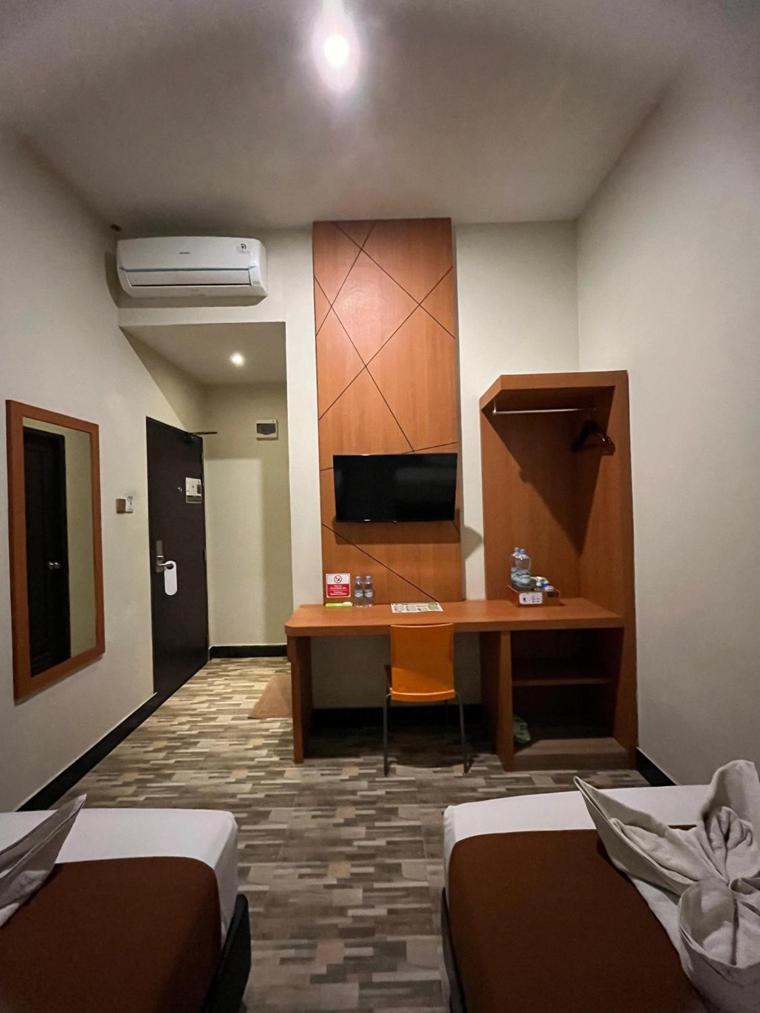 Bless Hotels Sintang Ngoại thất bức ảnh