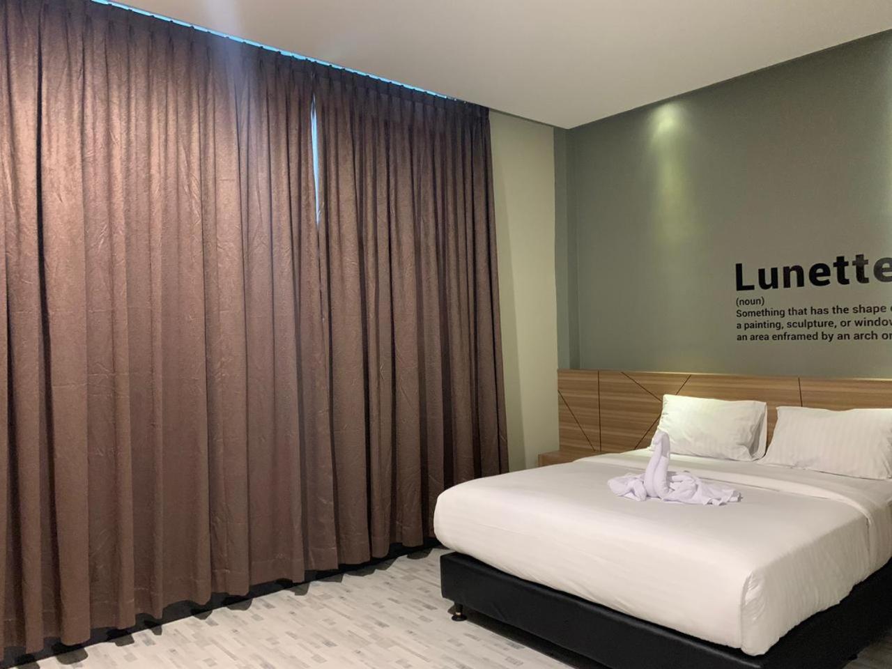 Bless Hotels Sintang Ngoại thất bức ảnh