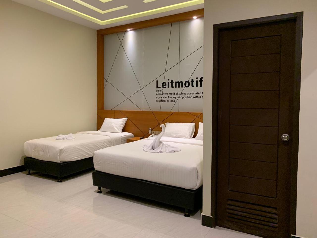 Bless Hotels Sintang Ngoại thất bức ảnh